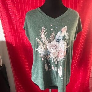 SHEIN Green V-Neck Floral Graphic Tee